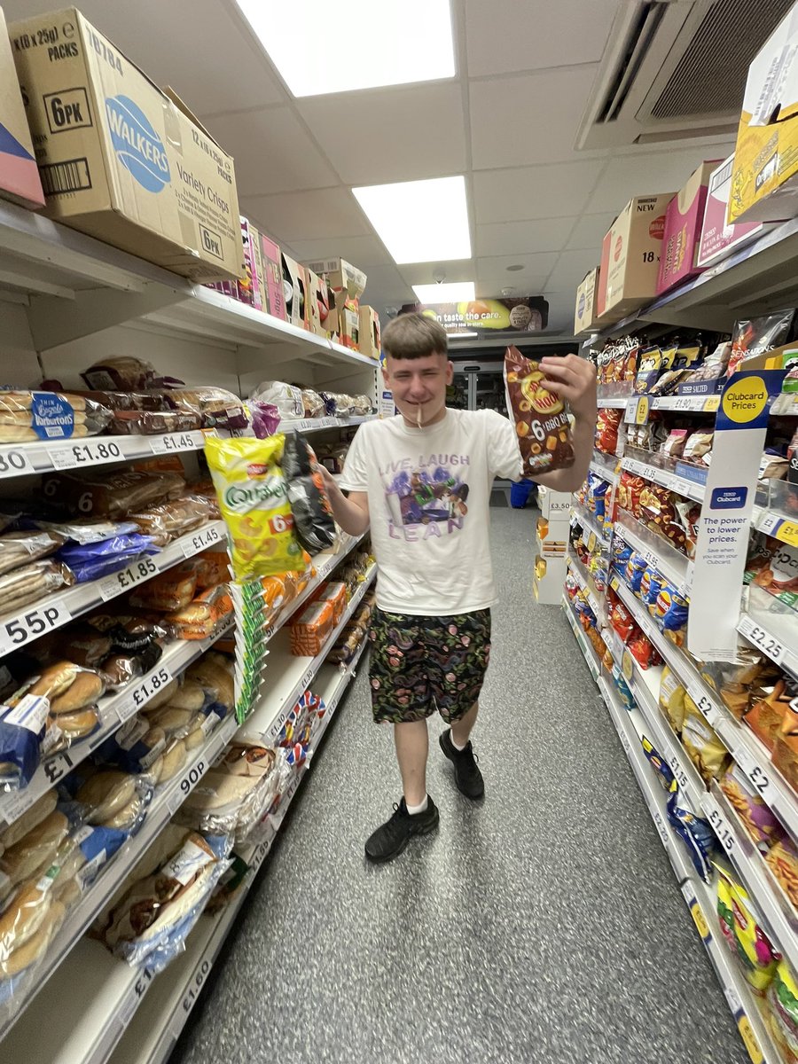BoiLewk's tweet photo. Good morning ft @SadFaceLewis https://t.co/seeM5SFOSR
