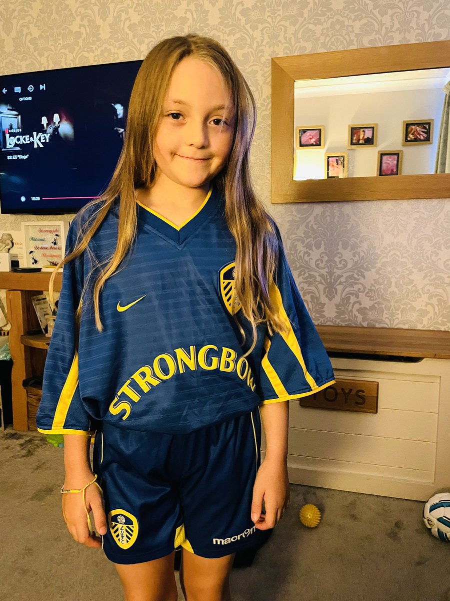 ShaunaLockers's tweet photo. It’s Champions League Themed Camp for Quinn today @Academy2touch , she wasn’t feeling my Strongbow top so went as Mini Stix instead 💙🤍💛 #GrandadsGirl #LUFC #PeasInAPod #Proud #Love https://t.co/U5i4WMA7F2