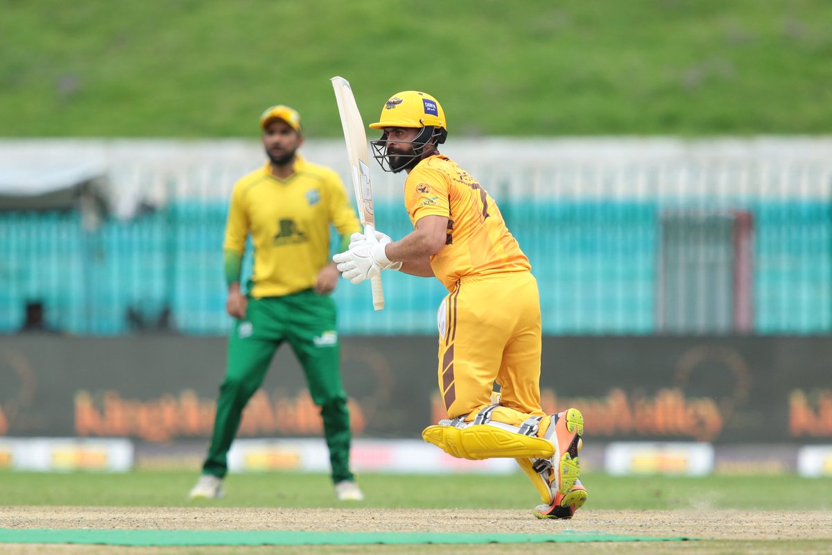 BazifJ's tweet photo. . @iamAhmadshahzad and @BismillahK's brilliance has created KPL history ๐ฅ
The biggest win in KPL history in terms of wickets remaining, Rawalakot Hawks beat Muzzaffarabad Tigers by 10 Wickets โ๏ธ
#KPL22 #KheloAazadiSe #MuzaffarabadTigers #RawalakotHawks https://t.co/6W7mH2yMJq