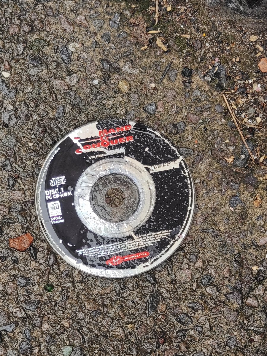 AgentLittleP's tweet photo. Whilst in a backstreet of #Liverpool (Roscoe St) waiting to drop my delivery off look what I spotted as I got out the truck cab #CommandAndConquerer #NostalgicGames #GamesOfMyYouth https://t.co/iMp3X8zF46