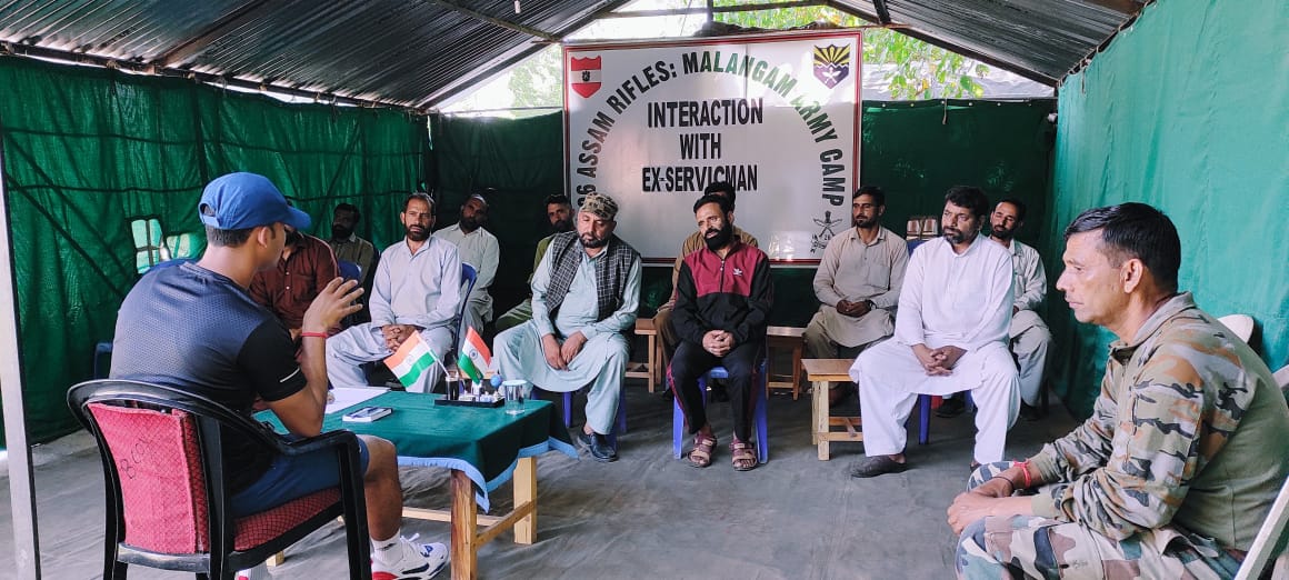 WularBattalion's tweet photo. An Interaction program with Ex-Serviceman was organised by Malangam Army Camp of Wular Battalion...
#NayaKashmir
#ConstructiveEngagement
#WularBattalion https://t.co/TuYxBwuu6w