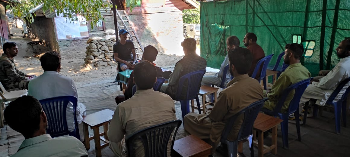 WularBattalion's tweet photo. An Interaction program with Ex-Serviceman was organised by Malangam Army Camp of Wular Battalion...
#NayaKashmir
#ConstructiveEngagement
#WularBattalion https://t.co/TuYxBwuu6w