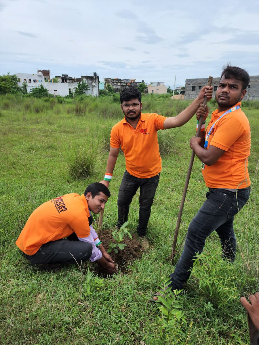 HHWOBam's tweet photo. #PlantTreesSaveLives
The true meaning of life is to plant trees, under whose shade you do not expect to sit. So plz plant a tree save a life.
https://t.co/EQtKs491Mp https://t.co/DDbBE9M6aC