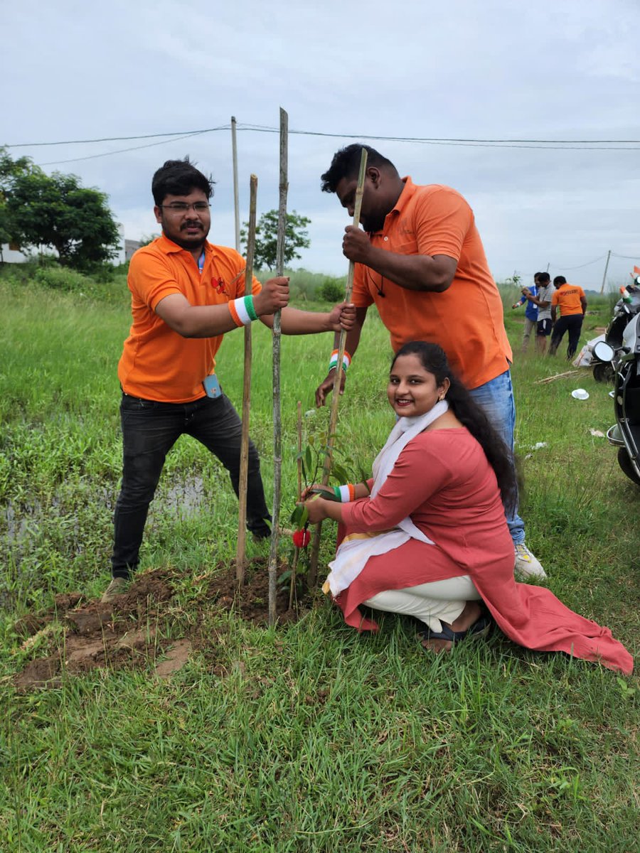 HHWOBam's tweet photo. #PlantTreesSaveLives
The true meaning of life is to plant trees, under whose shade you do not expect to sit. So plz plant a tree save a life.
https://t.co/EQtKs491Mp https://t.co/DDbBE9M6aC