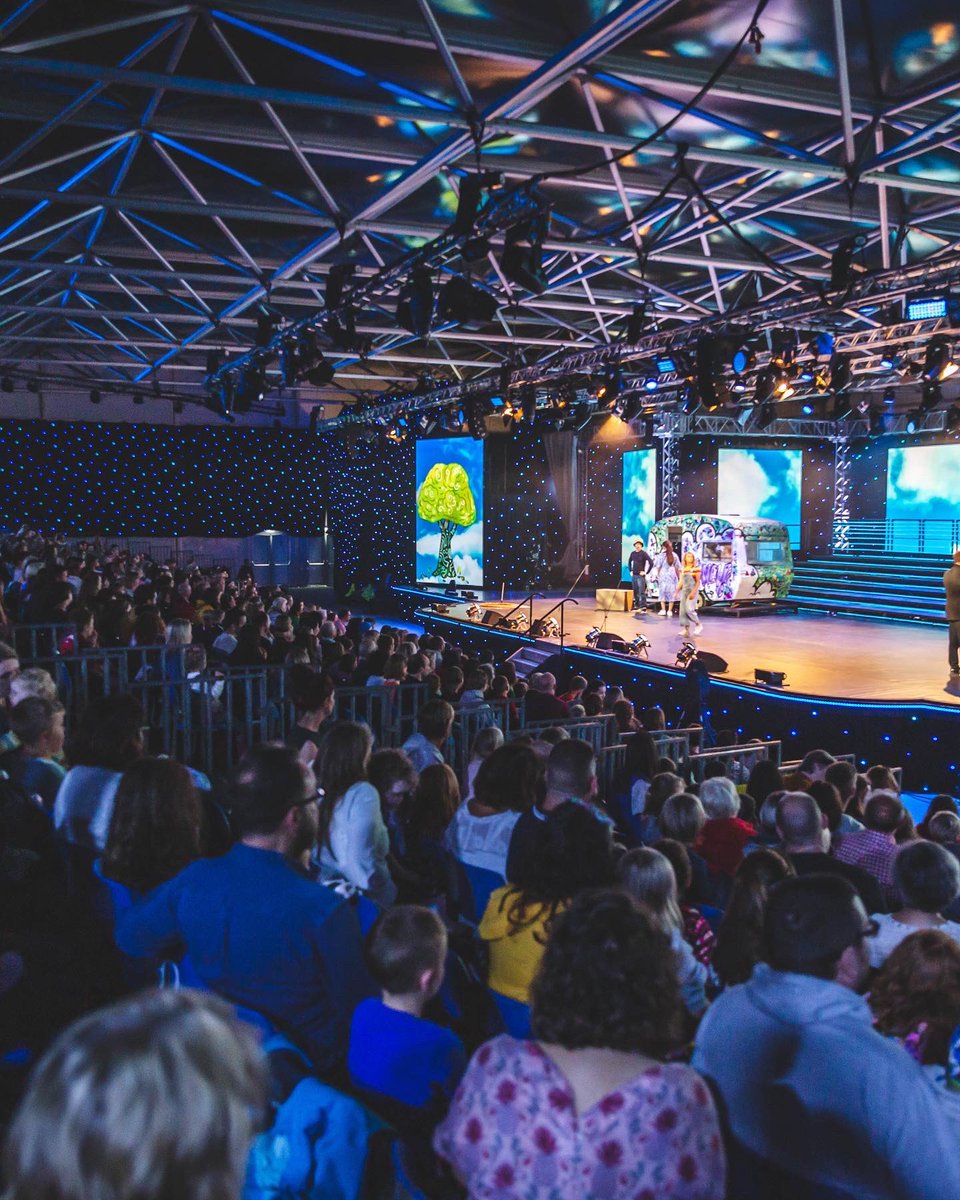 Sioe Na, Nel! Yn Achub y Byd 🌎<a href="/eisteddfod/">eisteddfod</a> 📸<a href="/ffotoNant/">Daf | ffotoNant</a> #steddfod22 #Tregaron #nanel <a href="/sion_emlyn/">Siôn Emlyn</a> <a href="/nansiadams/">nansiadams</a> <a href="/elinh8/">Elin Hughes</a> <a href="/meilyrsion1/">meilyr sion</a>