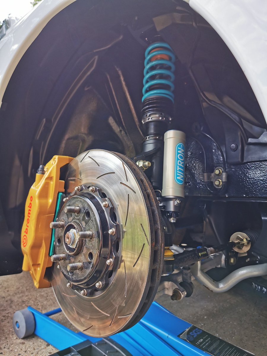 ScottRaven5's tweet photo. Nitron R3's finally fitted after a bit of hassle.
Big thanks to @NitronRacingUK for sorting my issues out with no hassle to myself.

Off for its wheel geometry on Thursday,  can't wait to drive it in anger again.  😎 https://t.co/jJSIDadkpG
