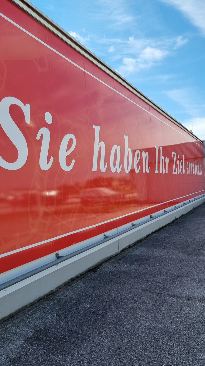 Mit Zeit &amp; Liebe zum Ziel!🏁Durch langsames und schonendes Brauen entsteht unser ausgewogenes #stieglbier mit einem besonders runden Geschmack &amp; besserer Bekömmlichkeit. Qualität statt Quantität hat sich bewährt: Das beweist unter anderem unser #slowbrewing-Zertifikat.
