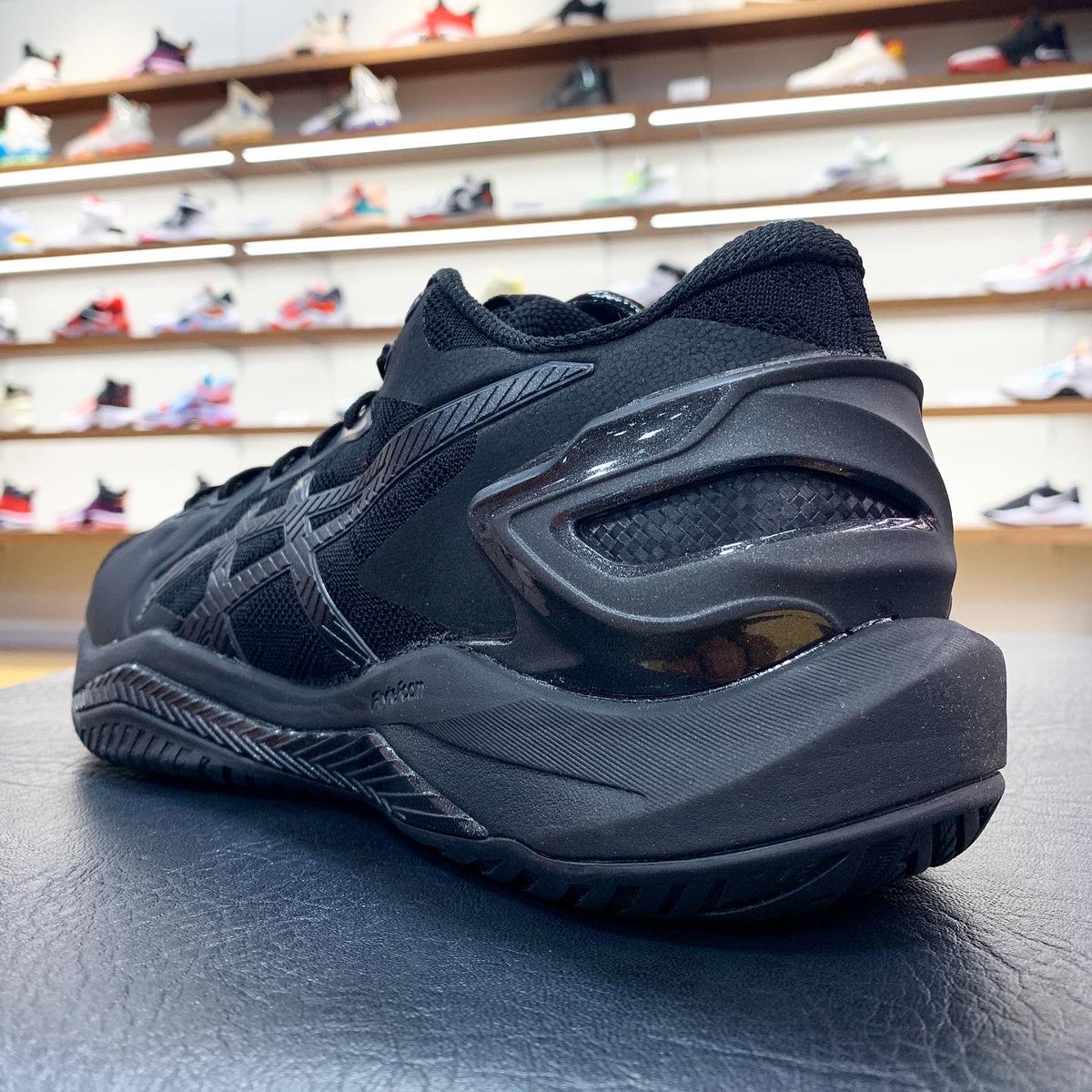 koikespbsk's tweet photo. 8月19日発売
#アシックス
#ゲルバースト26ロー
安定性と優れた加速性を追求したロングセラーシリーズのローカットモデル
#asics #バッシュ #ローカット #黒バッシュ #レフリーバッシュ
https://t.co/Ce6aFpSLwe https://t.co/MIKKuEK9DT