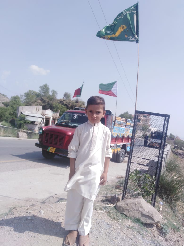 zaara_kashmiri's tweet photo. Danish Israr, a #boy of around 6 years of age,on whom #FIR was registered on August 14 in Dadyal, #Pakistan administered #Kashmir.

@HamidMirPAK @GulBukhari @HRC @UN_HRC @HRCSaudi_EN @KazmiWajahat @ramishaali_ @indyurdu @BBCUrdu @CNN @Jalalmughal @ShamaJunejo @AqsaLeelaJamali https://t.co/FoBJ5pSUWM