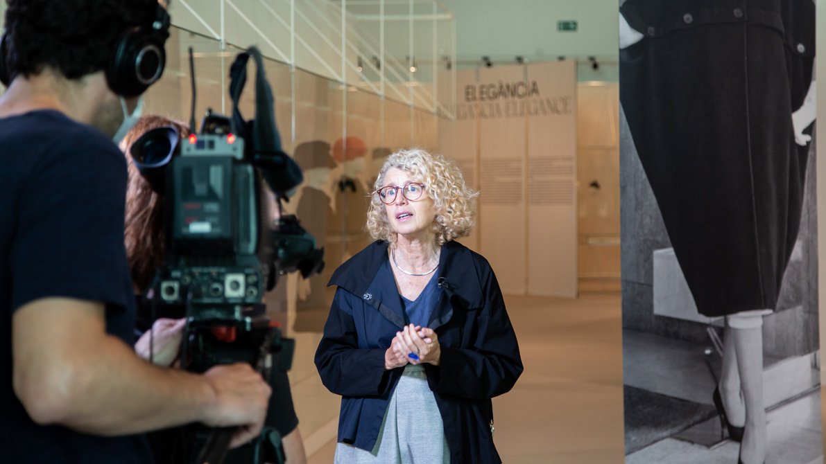 dissenyhub's tweet photo. 👀 T'has perdut alguna de les #VisitaDisseny❓
Al nostre canal de #Youtube les pots recuperar totes!

👉 Les reserves de ceràmica o les visites per #BalenciagaBarrets o #ObjectesComuns t'esperen!

🎥 https://t.co/ZUaynwlj9X https://t.co/2uWwEvdINX