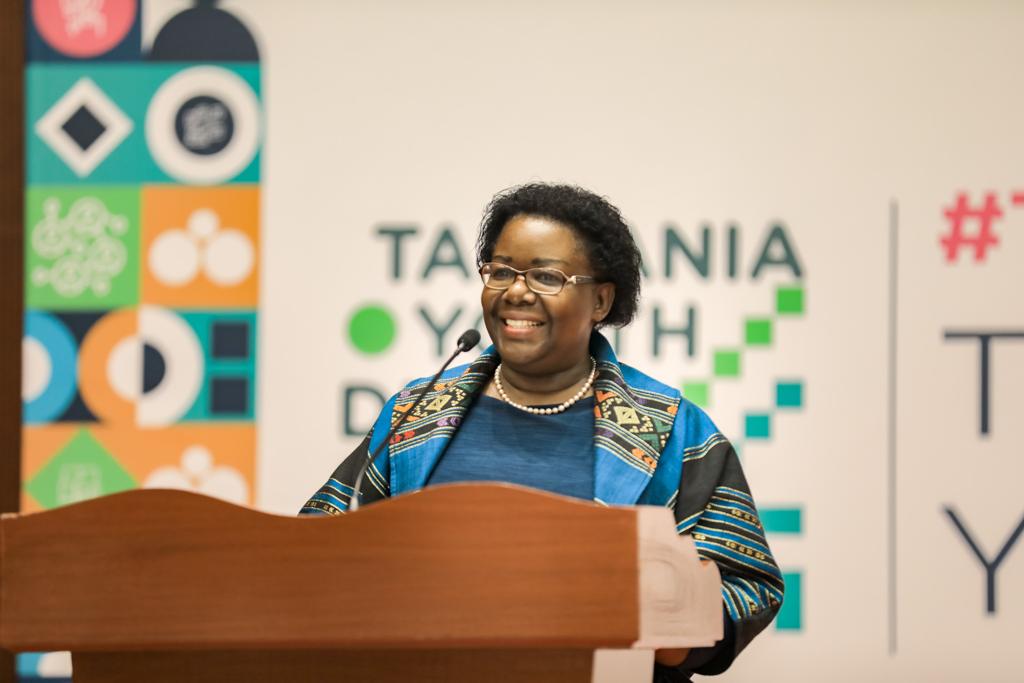 undptz's tweet photo. β#TYDS is an excellent platform for @undptz to engage w/ Tanzanian youth to ensure that no youth is left behind in terms of acquiring skills that will allow them to easily adapt to the digital economyβ @cmusisi2 - @undptz ResRep @UNDPAfrica @UNDP @UnitedNationsTZ @Funguo_Tz https://t.co/WlnHXt3Pul