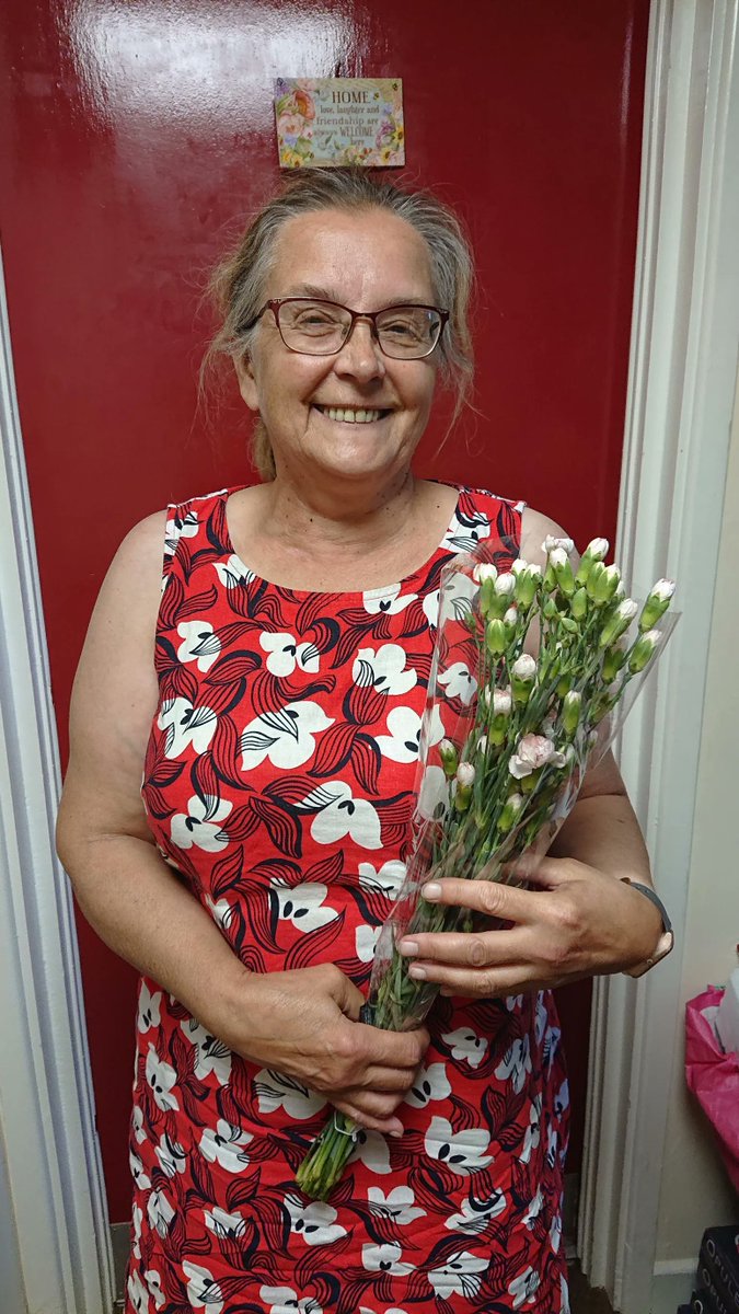 RadiusHousing's tweet photo. A #Lidl bit of goodness 💐
The ladies at McIlroy Court were thrilled to receive these beautiful bouquets from @lidlni & @FoodCloud - thank you! ☀️
#GoodWill #FoodCloud #SocialEnterprises https://t.co/Oul3soZWLz