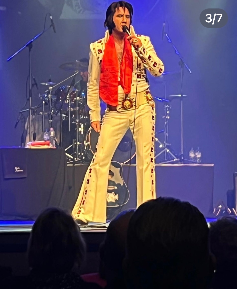 Leesa_Anderson8's tweet photo. Remember Elvis Everyday❤️
Went to see One of the Best ETA sat night. 
The Wonderful Mark Anthony keeping the dream alive ❤️ https://t.co/jzbOlhdC72