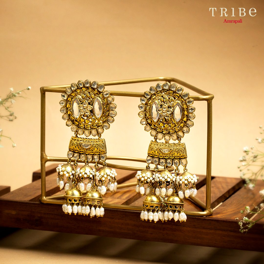TribeByAmrapali's tweet photo. We know you love dressing up for weddings and festivities, and we’ve got the perfect earrings for you!
Shop here: https://t.co/Ws4lhyyXof
#TribeAmrapali #Jewellery #JewelleryLove #Handcrafted #FestiveWear #FestiveJewellery #TraditionalJewellery #SitaraCollection https://t.co/C0Us25GoBO