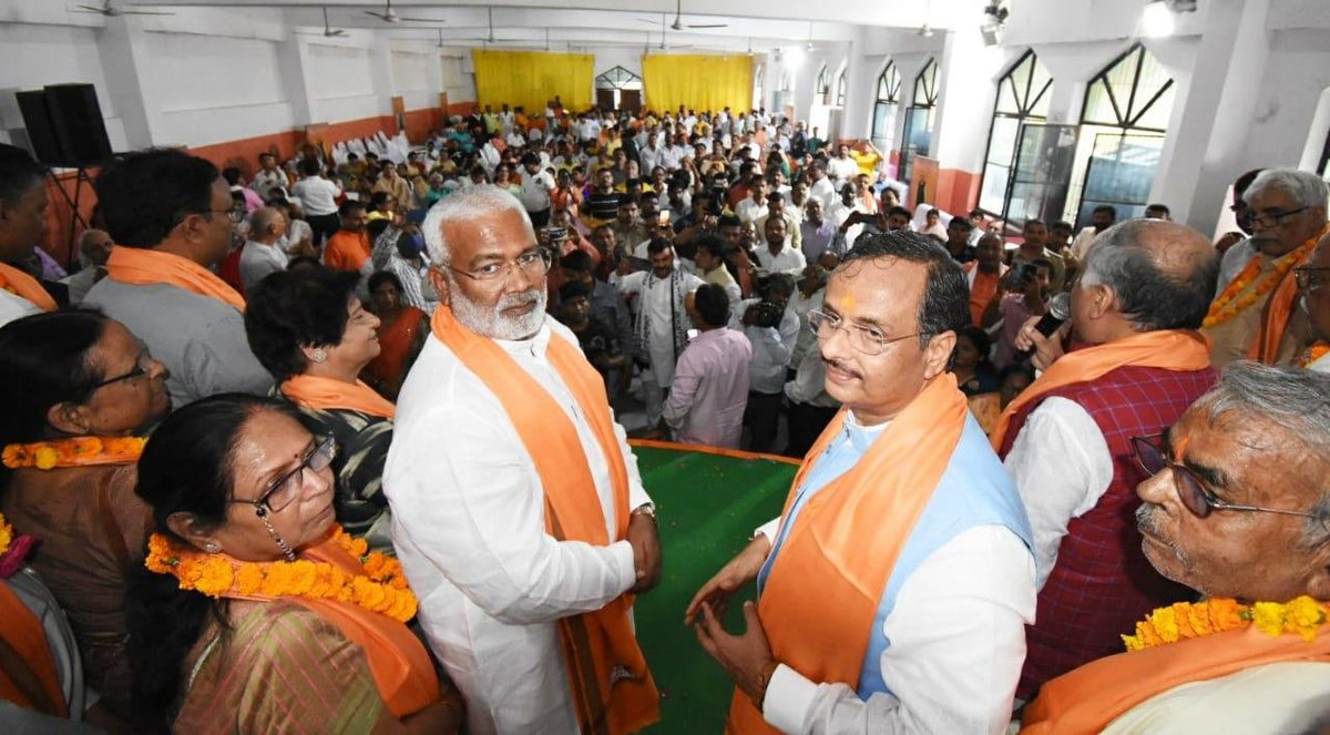 swatantrabjp's tweet photo. लखनऊ में चौक स्थित कालीचरण पीजी कॉलेज में 'भारत रत्न' श्रद्धेय अटल बिहारी बाजपेई जी की पुण्यतिथि पर समरसता समागम एवं सहभोज कार्यक्रम में सहभागिता की एवं सफाईकर्मियों को सम्मानित कर उन्हें भोजन कराया।
#AzadiKaAmritMahotsav #HarGharTiranga https://t.co/CaYFVu6foB