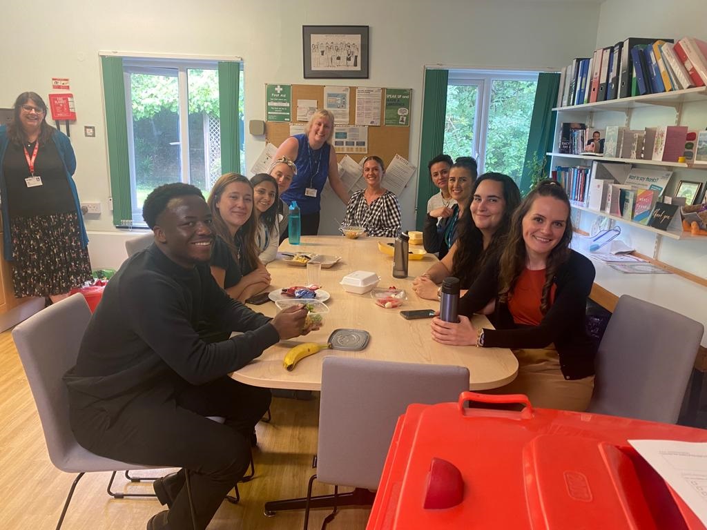 Join our team @PennineCAMHS Oldham. We're looking for an enthusiastic b7 #clinicalpsychologist. You'll work with the friendliest team and amazing children, young people &amp; families. We also have great opportunities your development.👉 tinyurl.com/mr3dn86f or DM me.