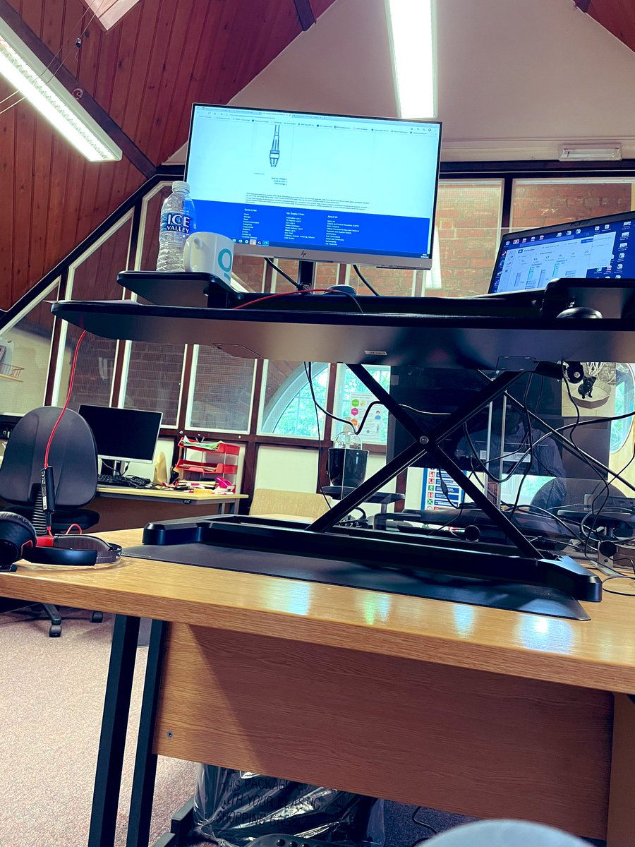 LiamHorkan's tweet photo. #NursesActive hot desking today and have a standing desk #thiscouldbefun @MarcelleTauber Iโll be standing for our meeting ๐ https://t.co/vzfctiWkR1