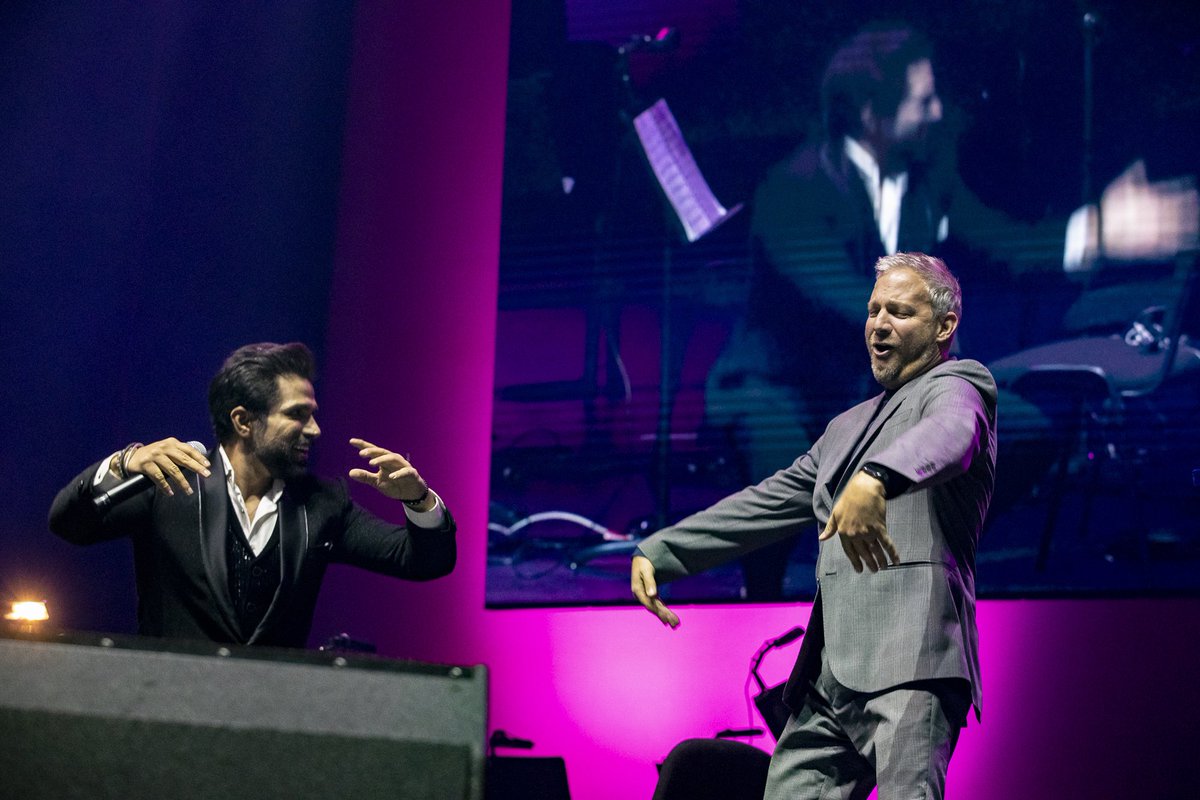 leannetonkes's tweet photo. The moment @rithvik_RD challenged @VictorianCHO for his best Bhangra moves at the @IFFMelb 2022 Awards night. So brilliant! πΊπ»πΊπ»β¨β¨ππ
#BhangraBrett #BollywoodBrett #BrettSutton #BrettSuttonFans #BrettSuttonOfficial https://t.co/nvsn1iIgt9