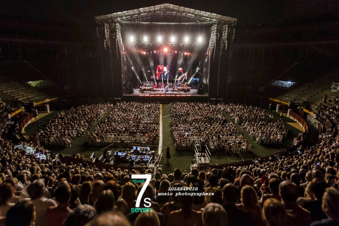 7s7Magazine's tweet photo. El pasado viernes @RAPHAELartista
Volvió a llenar la #plazadetorosdealicante ofreciendo un concierto sublime.
#Alicante #musicaenvivo #Raphael
#laplazaenvivo @HorizonteMusica
#gira60 #Raphael60

Aquí te contamos todo:
https://t.co/uJEeBuVYXn https://t.co/QNebN6T33H