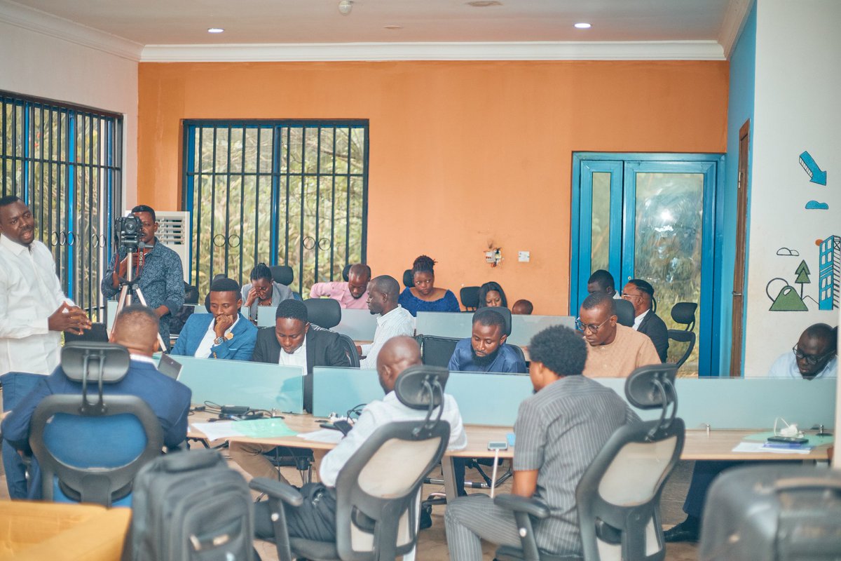 D_Pacesetters's tweet photo. Good morning and welcome to day two of our workshop on Essence of Legislature in a Democracy, sponsored by the Ondo State Ministry of Youth and Sports Development through the honorable Commissioner @Dele_Ologun1 and facilitated by @D_Pacesetters https://t.co/quiGhbeLKH