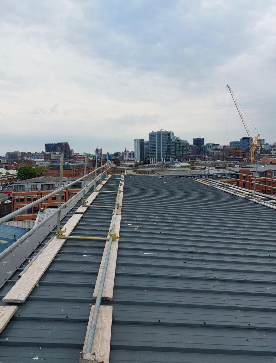 GorillaScaffold's tweet photo. Handrail edge protection erected in the Jewellery Quarter🦍

Call us today on 0121 348 7810 for a quote!

#Scaffolders #Scaffolding #Construction https://t.co/qDWebaZygq