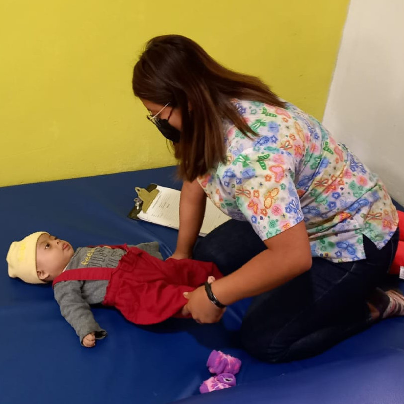 nphkinderhilfe's tweet photo. Unser Familienzentrum in Guatemala ist eröffnet! Die ersten Kinder erhalten nun Physiotherapie. So auch Baby Elia mit Down Syndrom. #nph #nphdeutschland #nphkinderhilfe #charity #lateinamerika #kinderhilfe #kinderhilfswerk #familienzentrum #guatemala #behinderung https://t.co/s6kntl9kIl