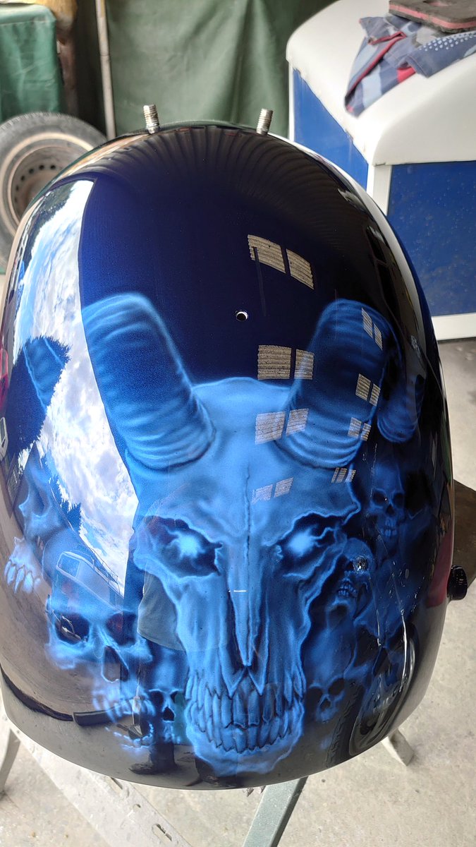 MDMachine's tweet image. A mixture of tricks and new pearls to create this lovely blue effect over artwork.