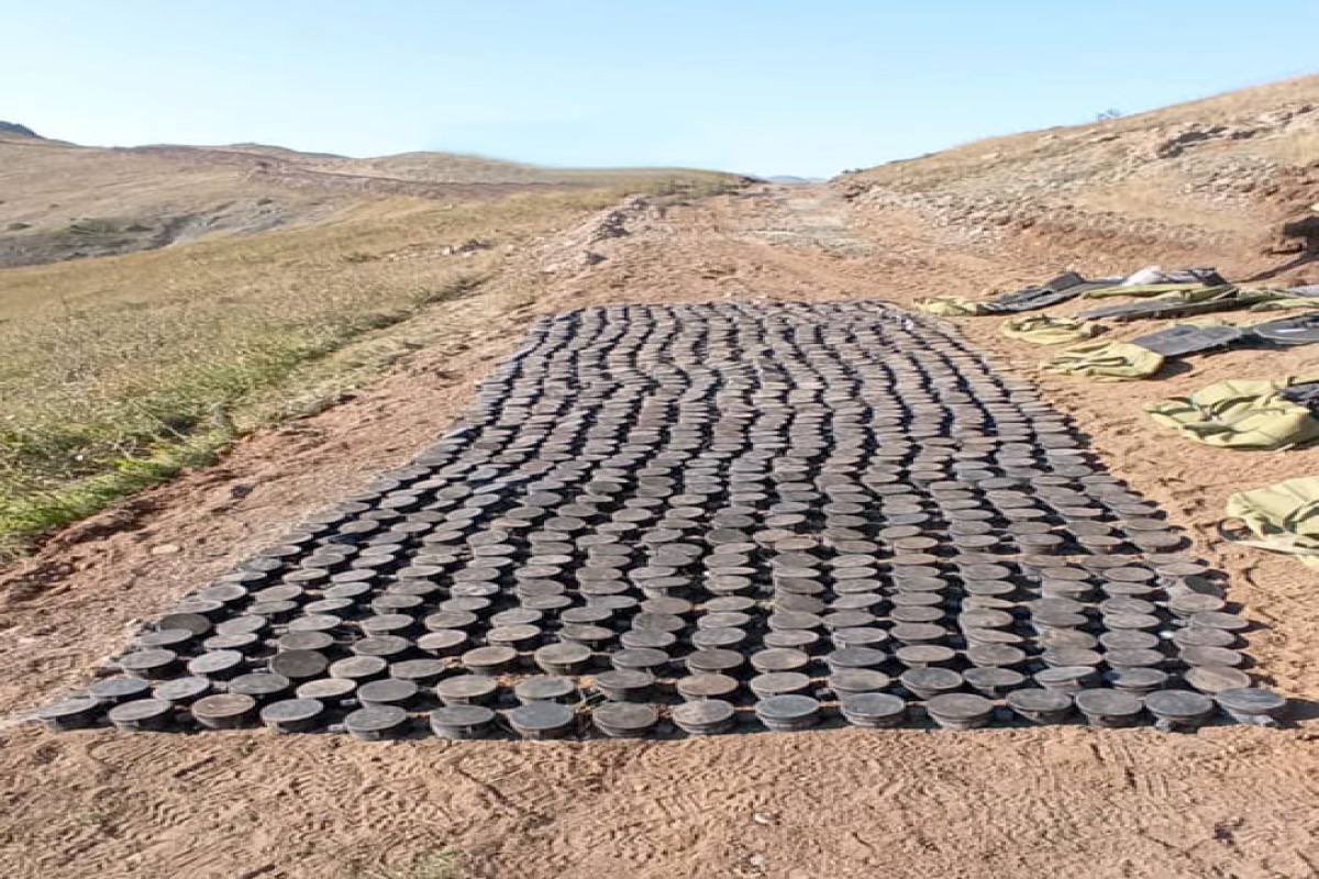 NasimiAghayev's tweet photo. These almost 1000 Armenian anti-personnel #landmines were just found on the recently liberated Sarıbaba height in Karabakh, #Azerbaijan. All were produced in 2021 in Armenia. Hence #Armenia kept contaminating Azerbaijani territories with landmines even after the war of 2020. https://t.co/YXjwaZPFZ5