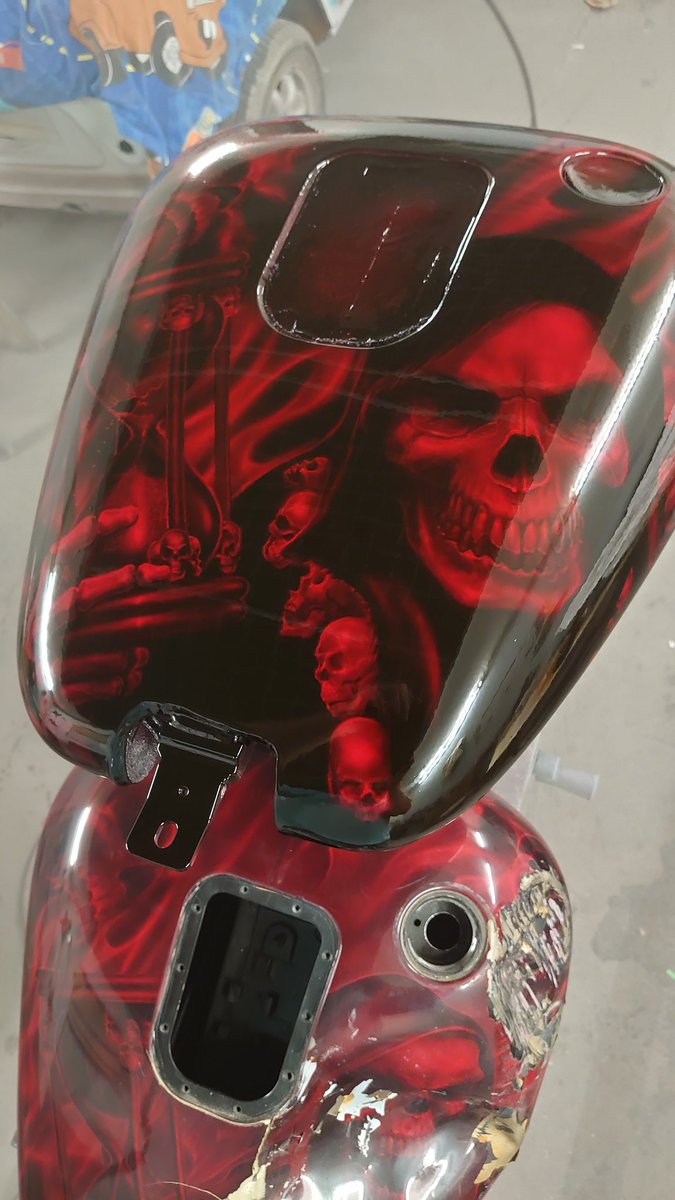 MDMachine's tweet image. A replacement tank for a bent one.
Lucky to be still riding this guy.