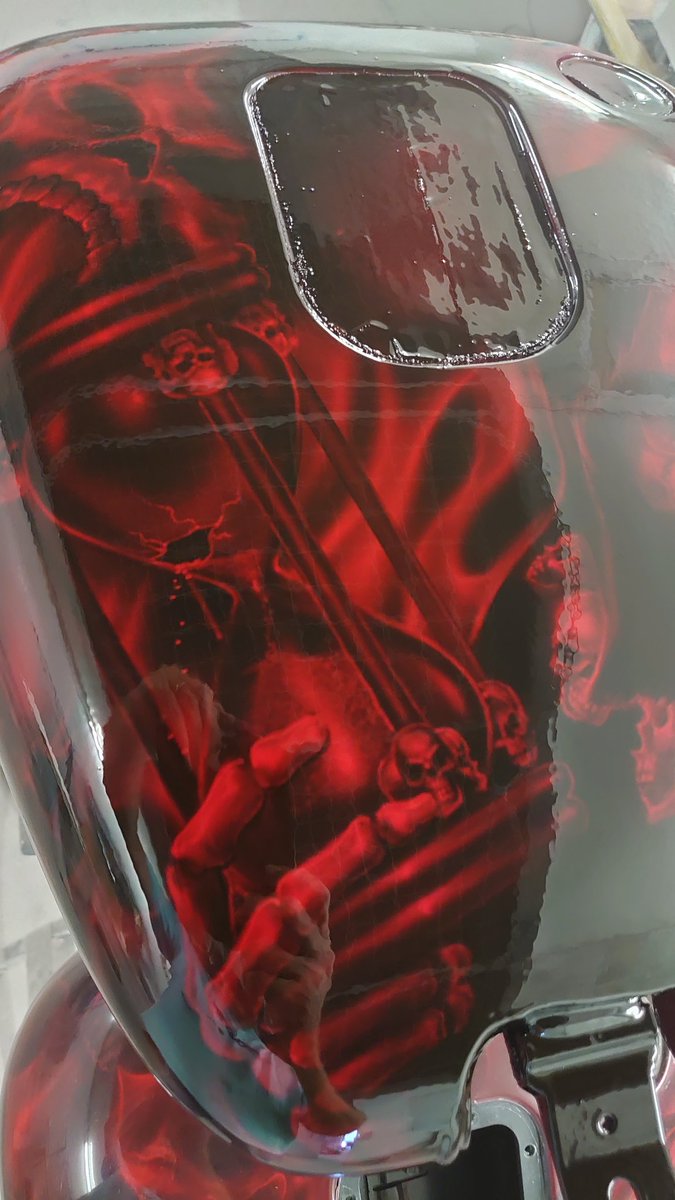 MDMachine's tweet image. A replacement tank for a bent one.
Lucky to be still riding this guy.