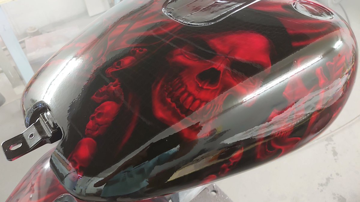 MDMachine's tweet image. A replacement tank for a bent one.
Lucky to be still riding this guy.