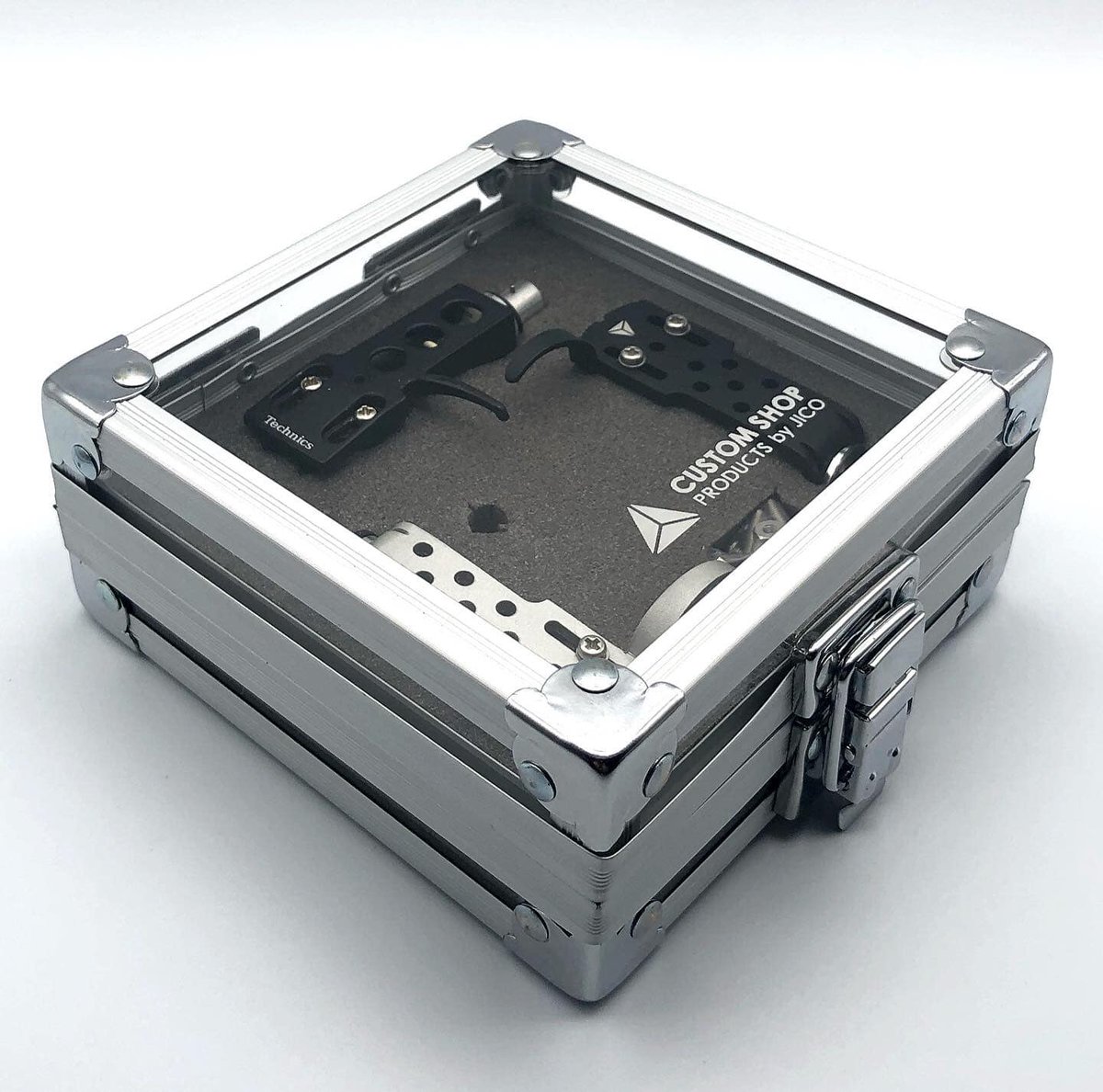 JICO_INT's tweet photo. A new JICO CUSTOM SHOP Accessory will be released on 9/5/2022, excellent for storing & transporting phono cartridges.
https://t.co/ijbathjcXO
#jico #jicocustomshop #phonocartridge #cartridgecase #audiophile #turntablism #turntable #newproduct #phono #djgear #audioaccessories https://t.co/MXSNm9Rer5