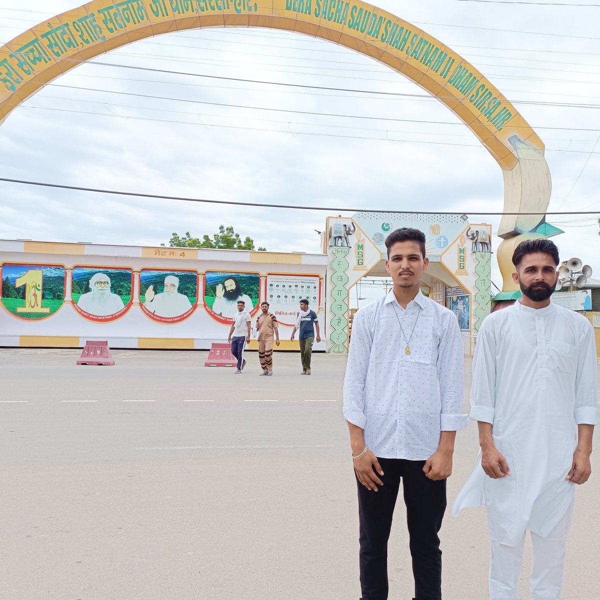 insan_Ninder_7's tweet photo. मक्की दी छल्ली वे, मक्की दी छल्ली वे। सरसे विच छेती आ माहिया तेरे बिना साडी रूह तड़फदी कल्ली वे।

#ThnkstoMSGPAPAJi🙏🙏 #EnjoyingLife💯💥 At #Dss_org Celebrated🎉🎊💞💥💯 #Brdy &amp; Celebrating💞💥💯 Birthmonth of Loving 😍 💞💞MSG GURUPAPA Ji💞💞 https://t.co/uM6yt7A4vX
