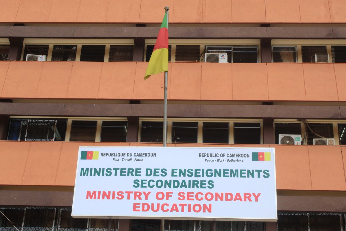 TheCameroonianZ's tweet photo. 117 collèges et 326 écoles clandestins fermés.

#Cameroon https://t.co/AfhsWjiNHL