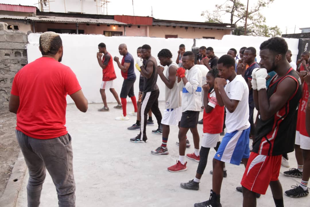 CongoUni5's tweet photo. Encadrement de la jeunesse : #Congo Uni a parrainé, le dimanche 14 août 2022 à Yolo dans la commune de Kalamu, le lancement officiel du Boxing club Essende. Le vice-président Patou Mobe alias Zapatero a représenté le président national empêché.
#LeChangement https://t.co/fzkEhINgKw