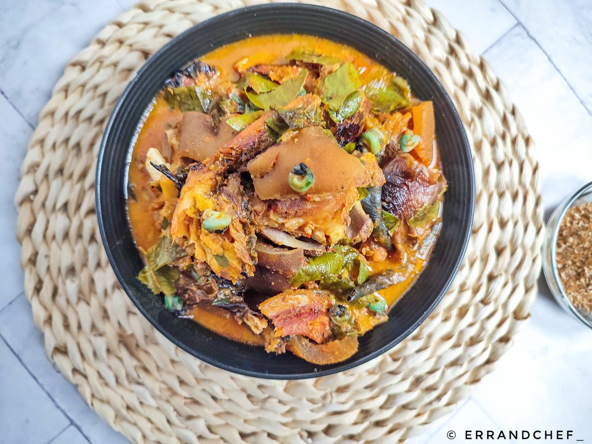 ErrandChef's tweet image. Food from the kitchen of Errandchef is always a win👌Our classic Oha soup is not left behind! It can't get better than this folks. DM us for our menu today and remember we serve custom meals too.

#Asuuwhy #Southsouth #Lagos #lekkivendors #ajah #tasty #soupbowls #nigerianfood