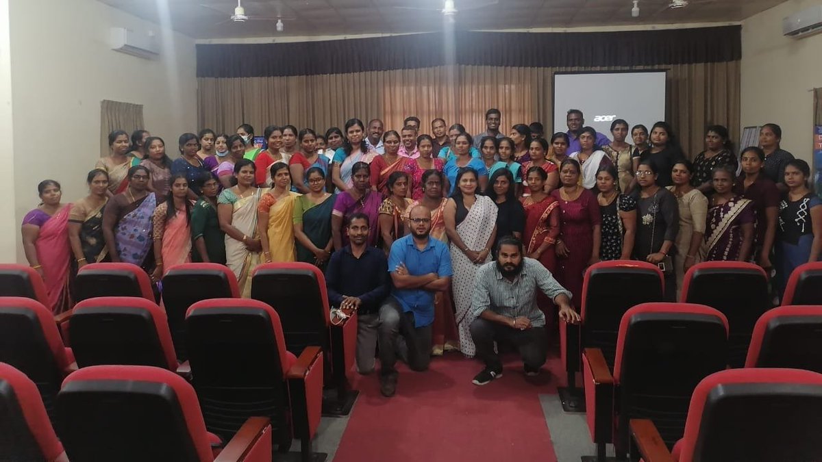Lightingdigitl's tweet photo. ICTA has initiated #Suhuruliya program few years back and enabled thousands of women entrepreneurs so far.  ICTA is planning to empower 2,000 #women  #entrepreneurs this year , collaboration with the partnership of #MinistryofWomenAffairs and #Meta. 
#Nothernprovinceprogram https://t.co/gtpCwhgBZM