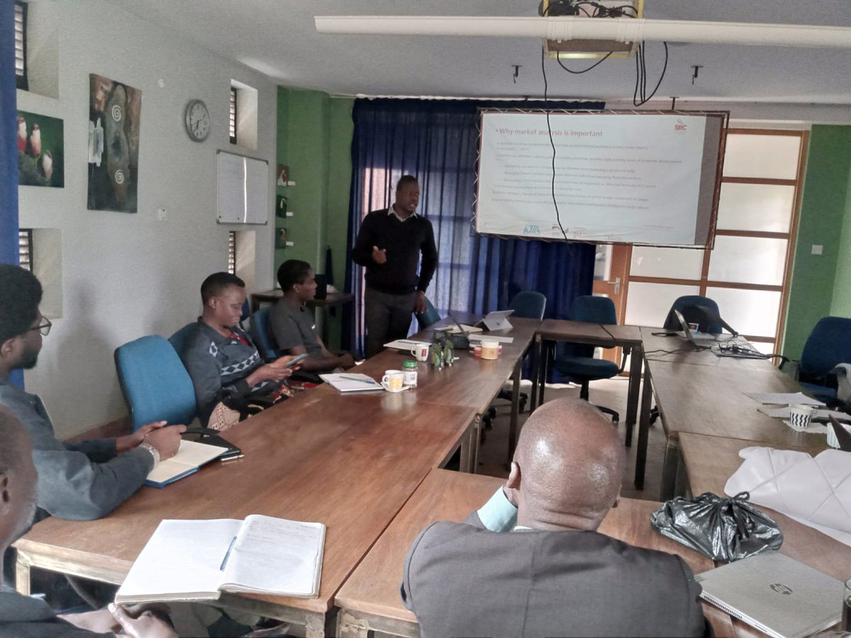 IIA_Kenya's tweet photo. We are hosting Ugandan Manufacturing SMEs in a session to train them on using different tools to analyze the Export Markets for their products. 
Through this session, the SMEs will boost the efficiency of their market intelligence efforts to understand industry trends. https://t.co/qkYWJdaS9m