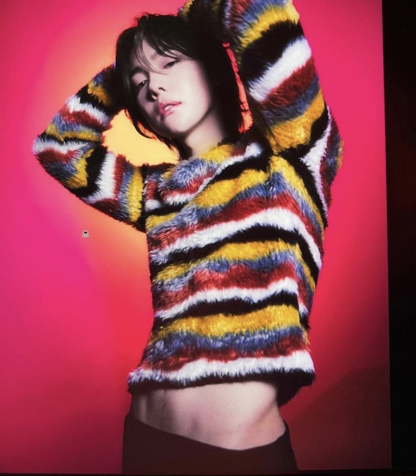 rugayainseo_twt's tweet photo. Jinu is WILDIN this era https://t.co/CANIo79Oph