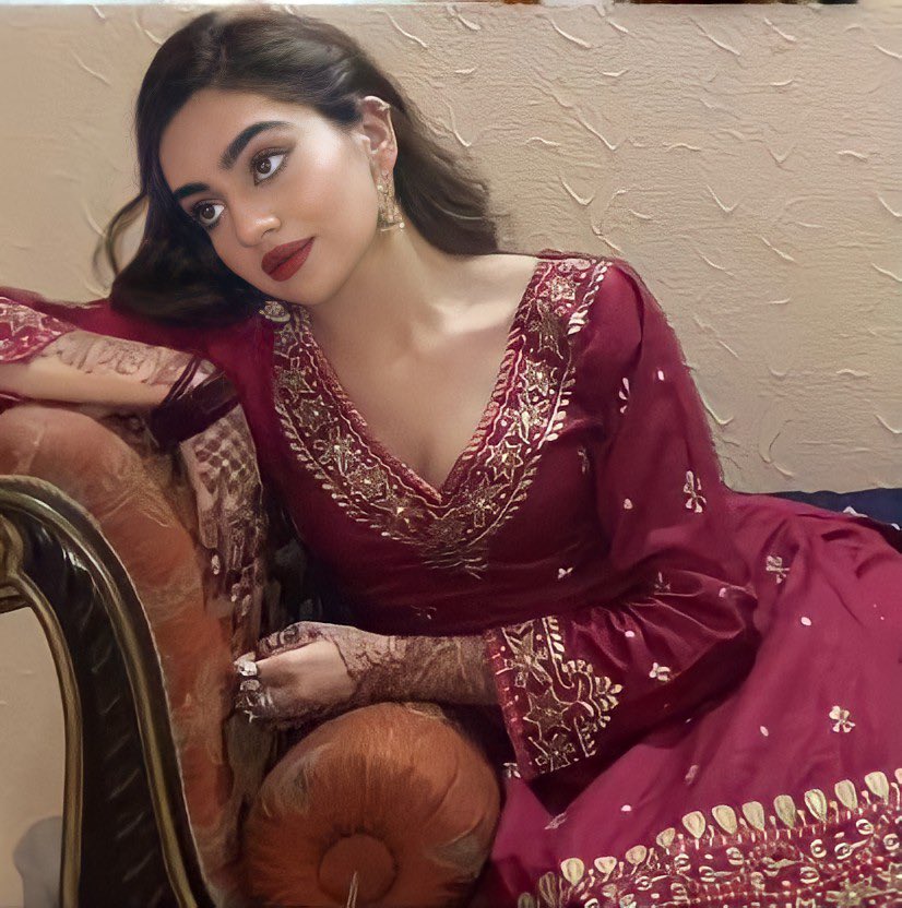 OreoRahul's tweet photo. What a beauty she is 🥵😭😍 #fatimatahir https://t.co/hu5b6ht5ML