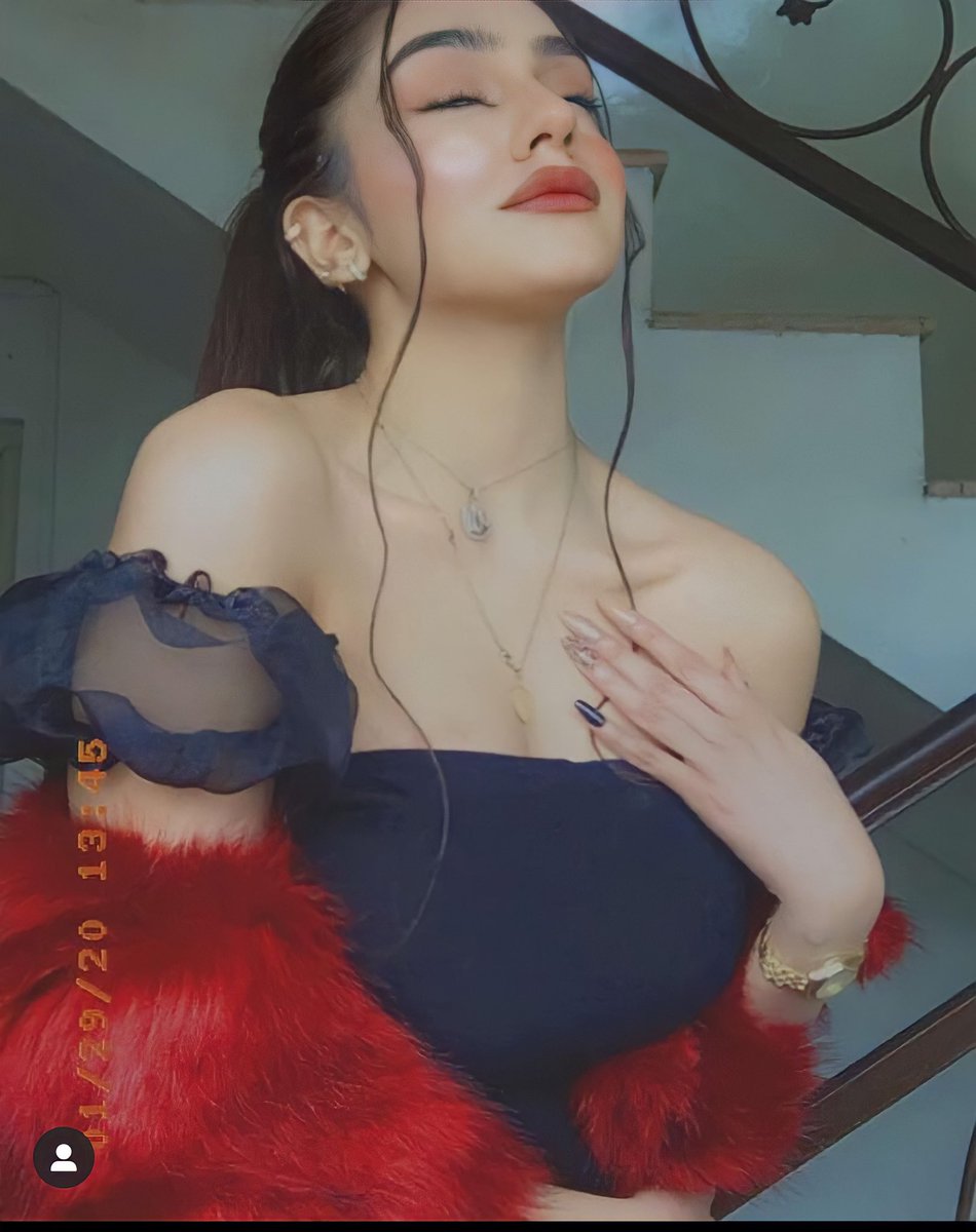 OreoRahul's tweet photo. What a beauty she is 🥵😭😍 #fatimatahir https://t.co/hu5b6ht5ML