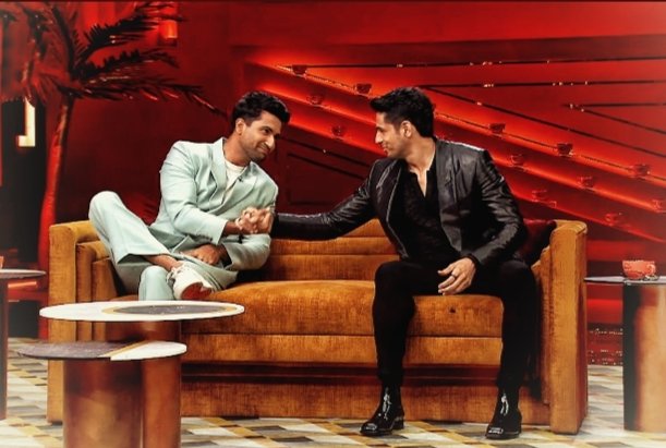 NewsNvbc's tweet photo. #VickyKaushal and #SidharthMalhotra are the guests for episode 7 on #KoffeeWithKaran season 7.
#KoffeewithKaranSeason7 #Entertainment #nvbcnews https://t.co/HDDE4Ac2sL
