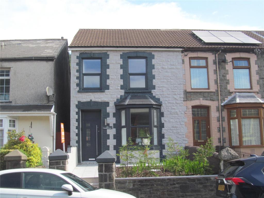 zcu.io/jZTi 
🌟🌟 NEW PRICE 🌟🌟 YNYSWEN ROAD , TREORCHY £189,950
***   MOVE STRAIGHT IN TO THIS IMMACULATELY PRESENTED AN  RENOVATED    ***
*     THREE BEDROOMED END TCE
*     SPACIOUS LOUNGE, MODERN FITTED KITCHEN WITH BUILT IN APPLIANCES, COMPLETELY RENOVATED