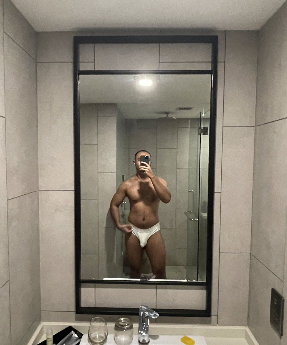 geyamnye's tweet photo. Choose me :) https://t.co/CP0DRLgv0D