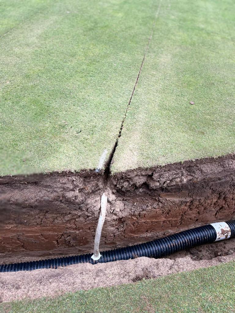KnowleGolfClub's tweet photo. @cammymac23. DJUKE installing passive capillary rope drainage on four of our greens. Progressing well and a very tidy finish. https://t.co/pPca0focMZ