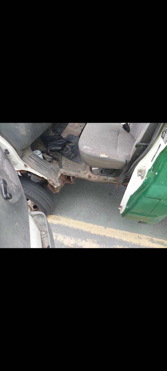gmptraffic's tweet photo. #OpVortex @Cheethamhill vehicle tried to avoid check site but located by motorcyclist. Driver, no licence no insurance and vehicle in dangerous condition #Siezed165 and prohibited PG9 driver reported https://t.co/rFWI82z8PT