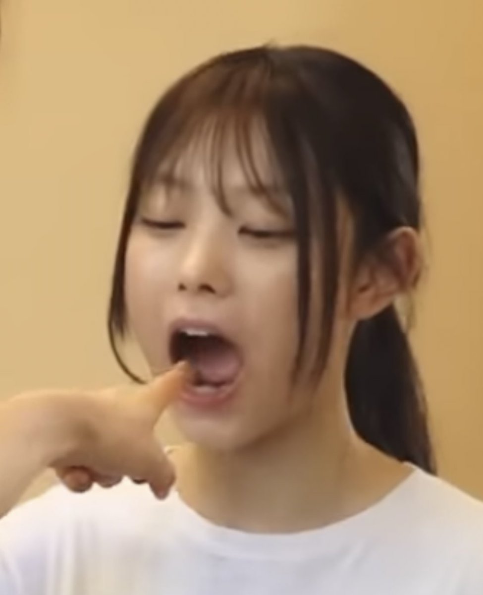 lovablDea's tweet photo. 하 진짜 바부얼딩 같아
저 앞니 두톨 모임? https://t.co/oLnfdY0K38