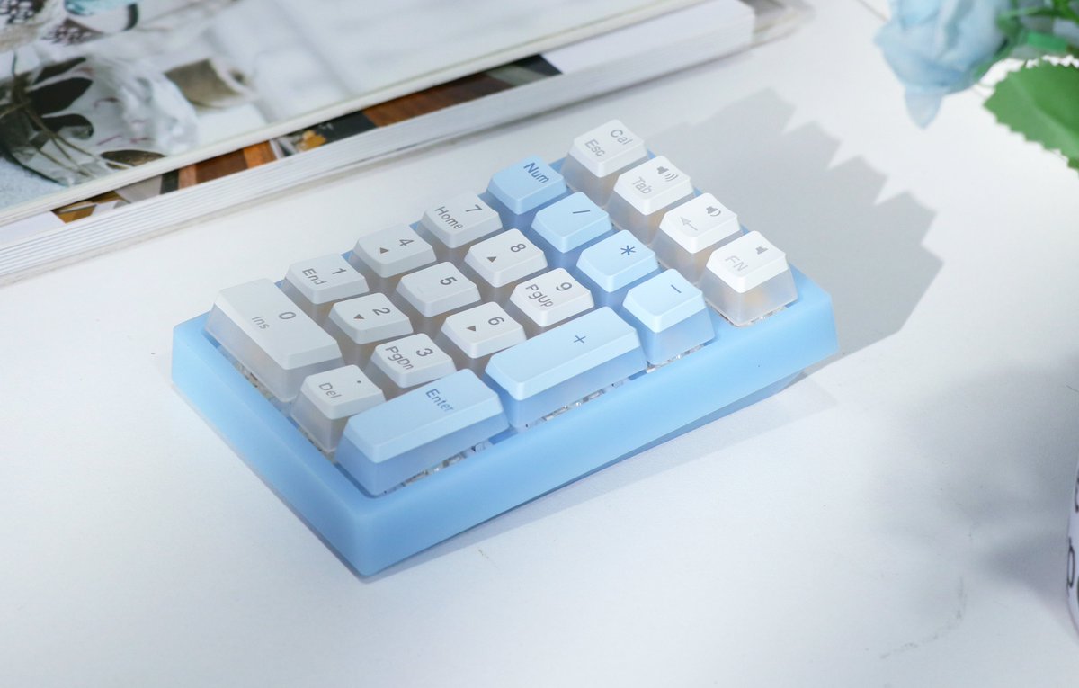 EpomakerK's tweet photo. K1 Numpad - Take a close look at this Numpad, how do you feel about it? 🥳
Discover more:
https://t.co/AQwxmnjIYp
________________
#epomaker #epomakerkeyboard #keyboard #keyboards #mechkb #keycap #keycaps #keycapset #keycapsets #mechanical #gaming #gamer #gamerlife https://t.co/6rk5GP7uMR