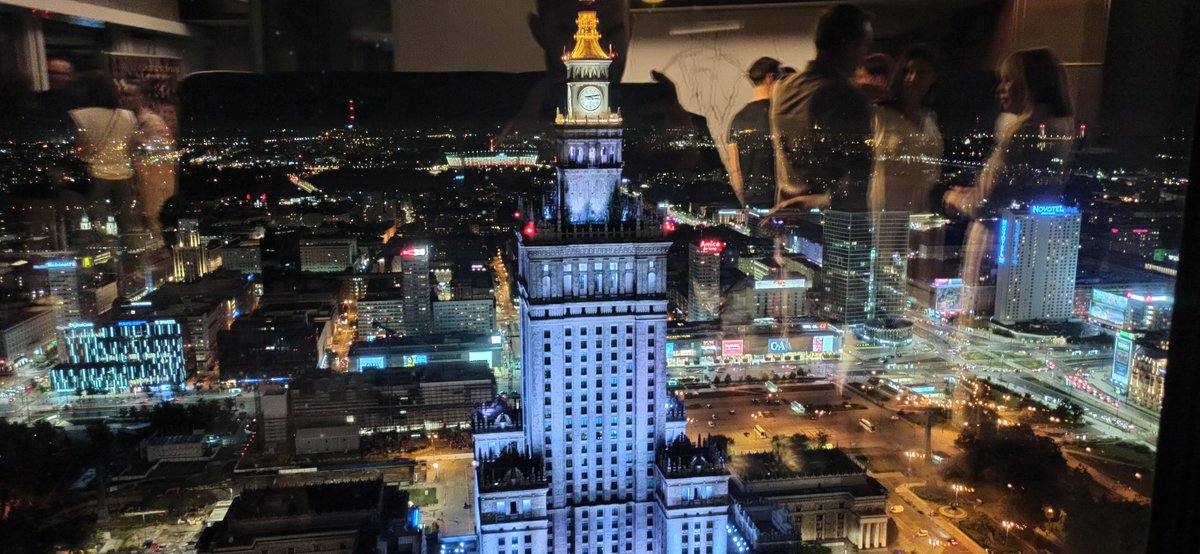 aimifsa's tweet photo. On 12 August 2022, the journey into the world of Hollywood began with Hello Pictures LLC!
Special thanks to @rafal_zaorski for hosting ASI GIG in the prestigious Apartment 504 and to our special guest @TaylorJonesTJ CEO of Hello Pictures LLC for introducing the subject of film https://t.co/5jwDA2f4SN