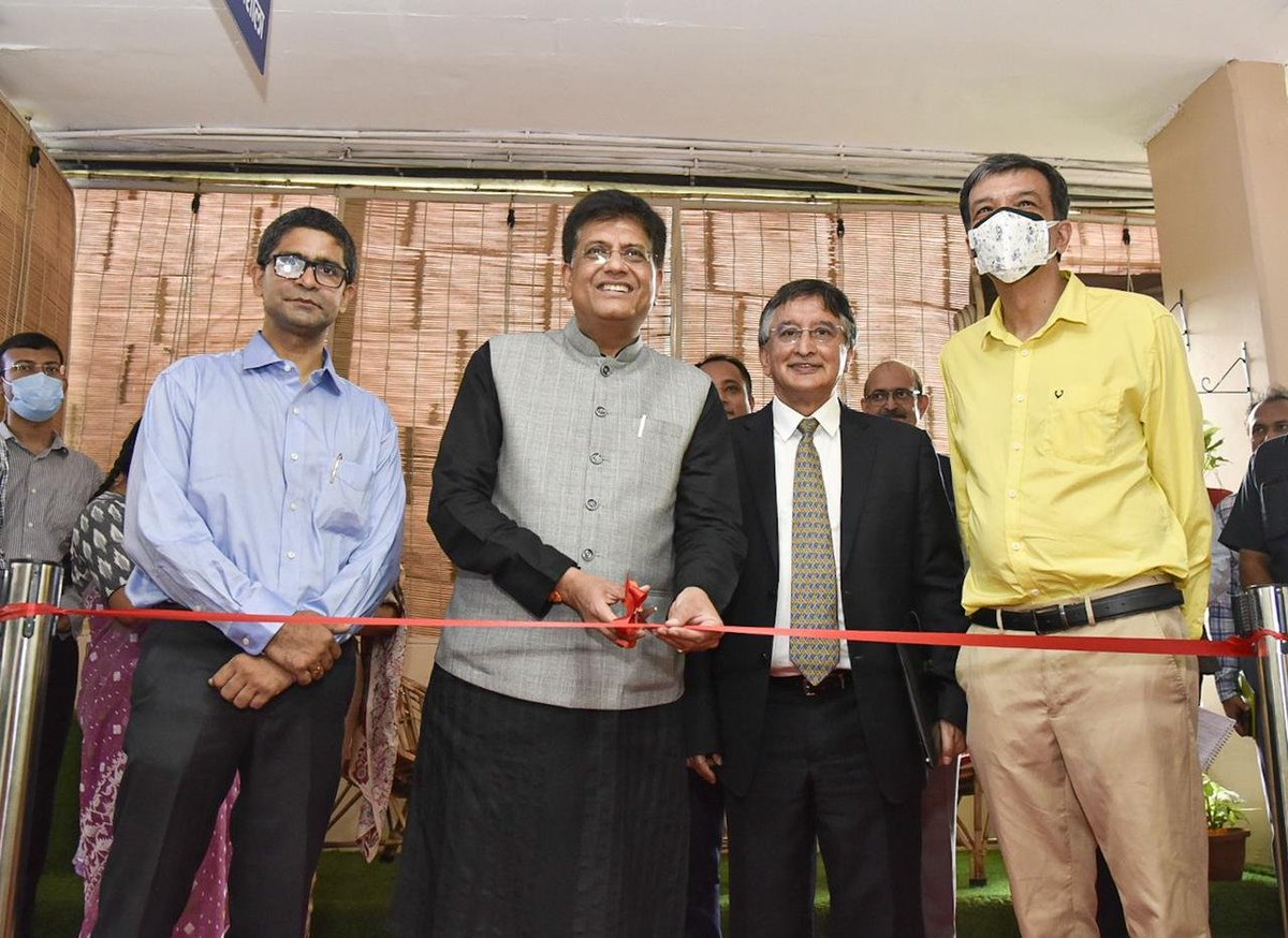 PiyushGoyal's tweet photo. जय अनुसंधान !

In line with PM @NarendraModi ji’s mantra of जय जवान, जय किसान, जय विज्ञान, जय अनुसंधान, inaugurated the Public Systems Lab today at IIT Delhi.

The launch marks the implementation of ‘Jai Anusandhan’ in the beginning of Amrit Kaal. https://t.co/njjUuOXnyu
